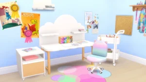 Rincón creativo de Emma Set en Los Sims 4, con escritorio blanco, estantes de nube y silla de unicornio en tonos pastel.