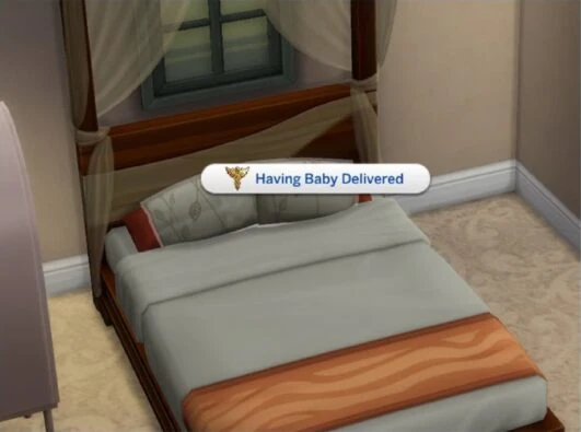 Interacción de parto en una cama equipada con almohadas